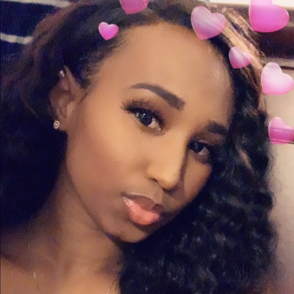 Meet your Posher, Jasmine